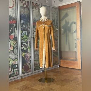 Greek brand Vito Ponti genuine suede coat.Vintage, good condition. Size small